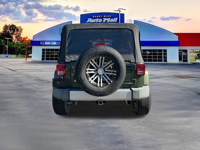 Used 2009 Jeep Wrangler Unlimited Sahara w/ Dual Top Group AWD/4WD image 6