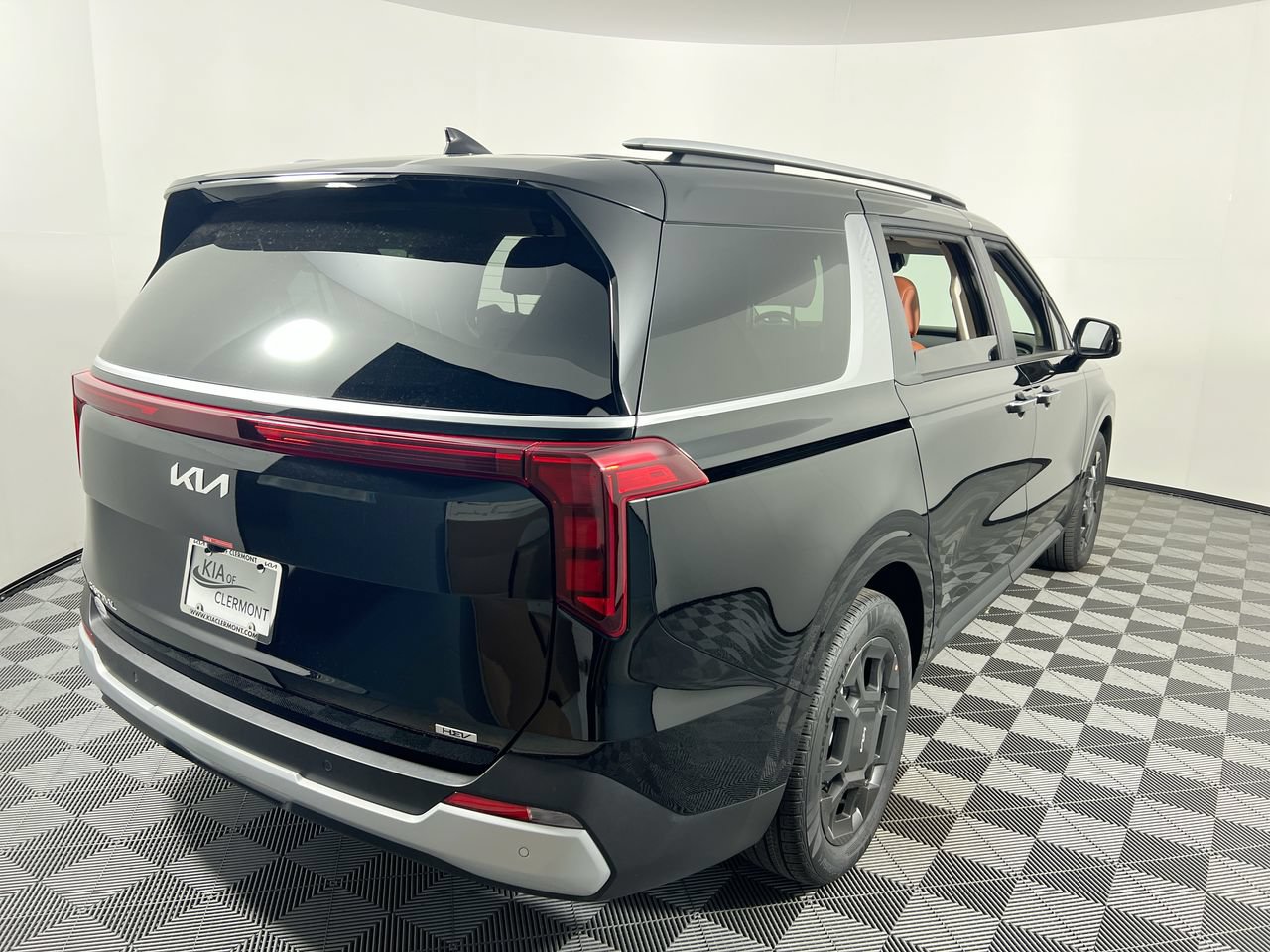 Certified 2026 Kia Carnival EX FWD image 3
