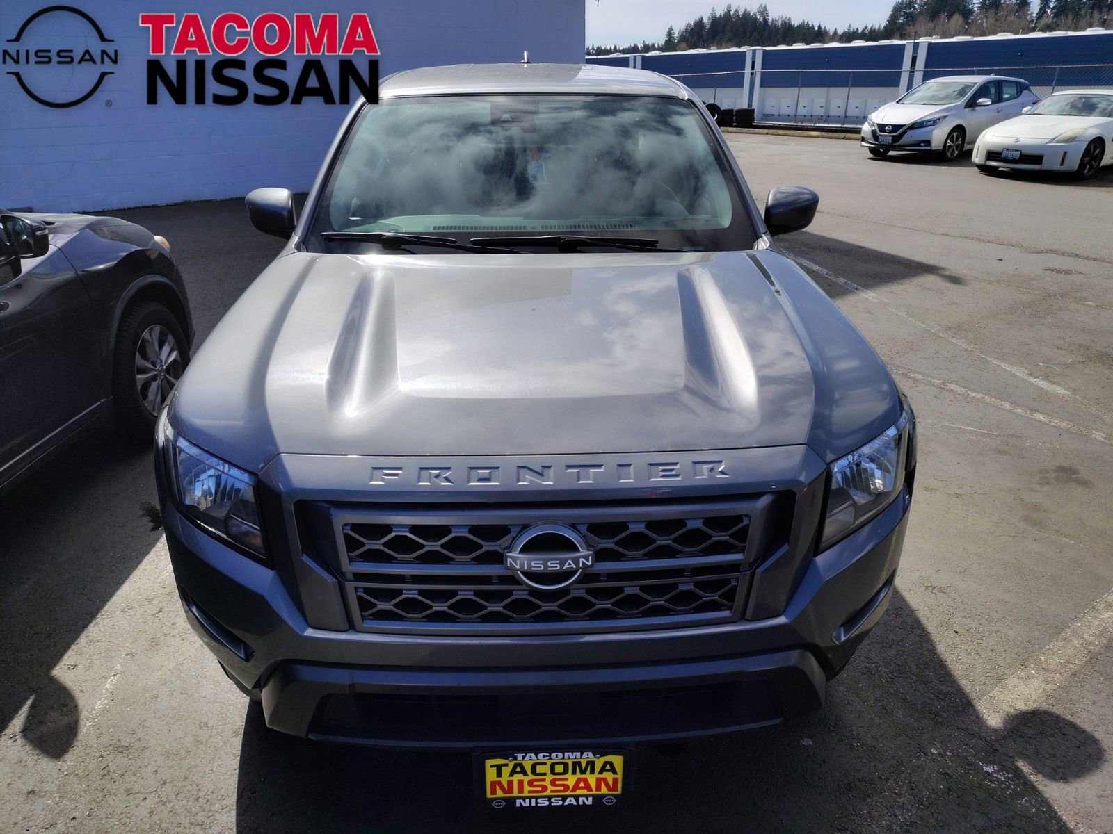 Used 2022 Nissan Frontier SV image 2