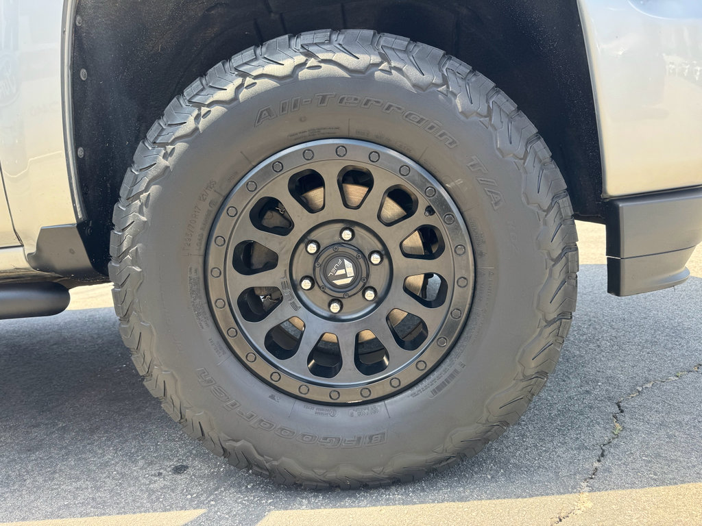 Used 2018 Chevrolet Silverado 1500 LT w/ All Star Edition AWD/4WD image 14