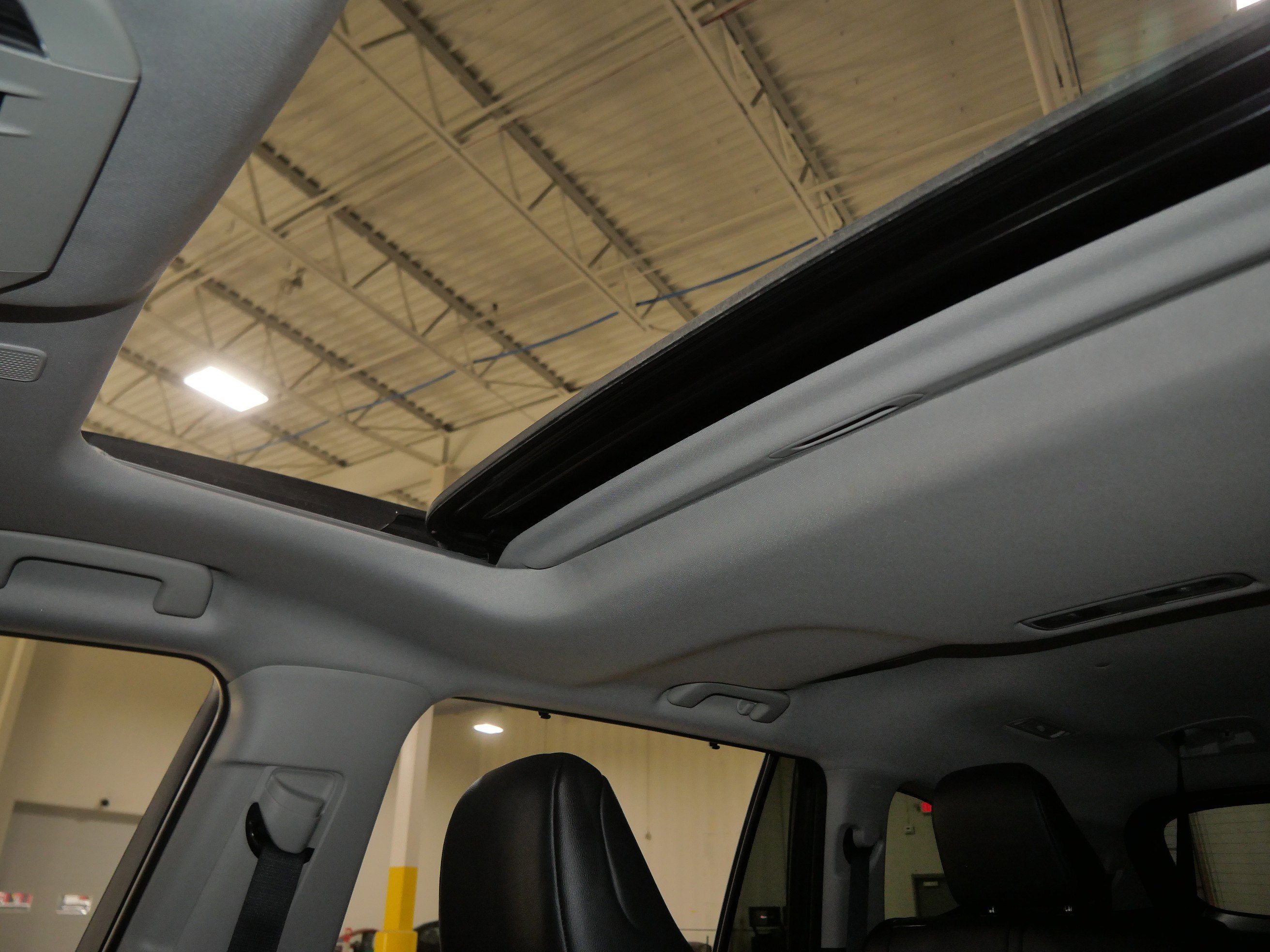 Used 2024 Toyota Highlander XLE image 36