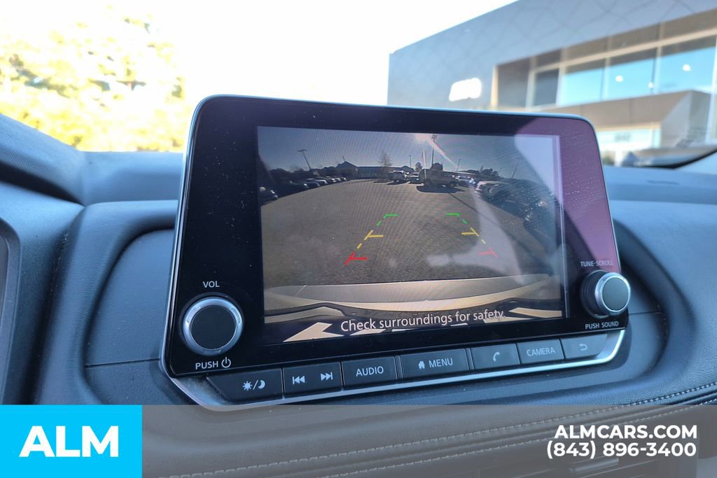 Used 2024 Nissan Rogue S image 27