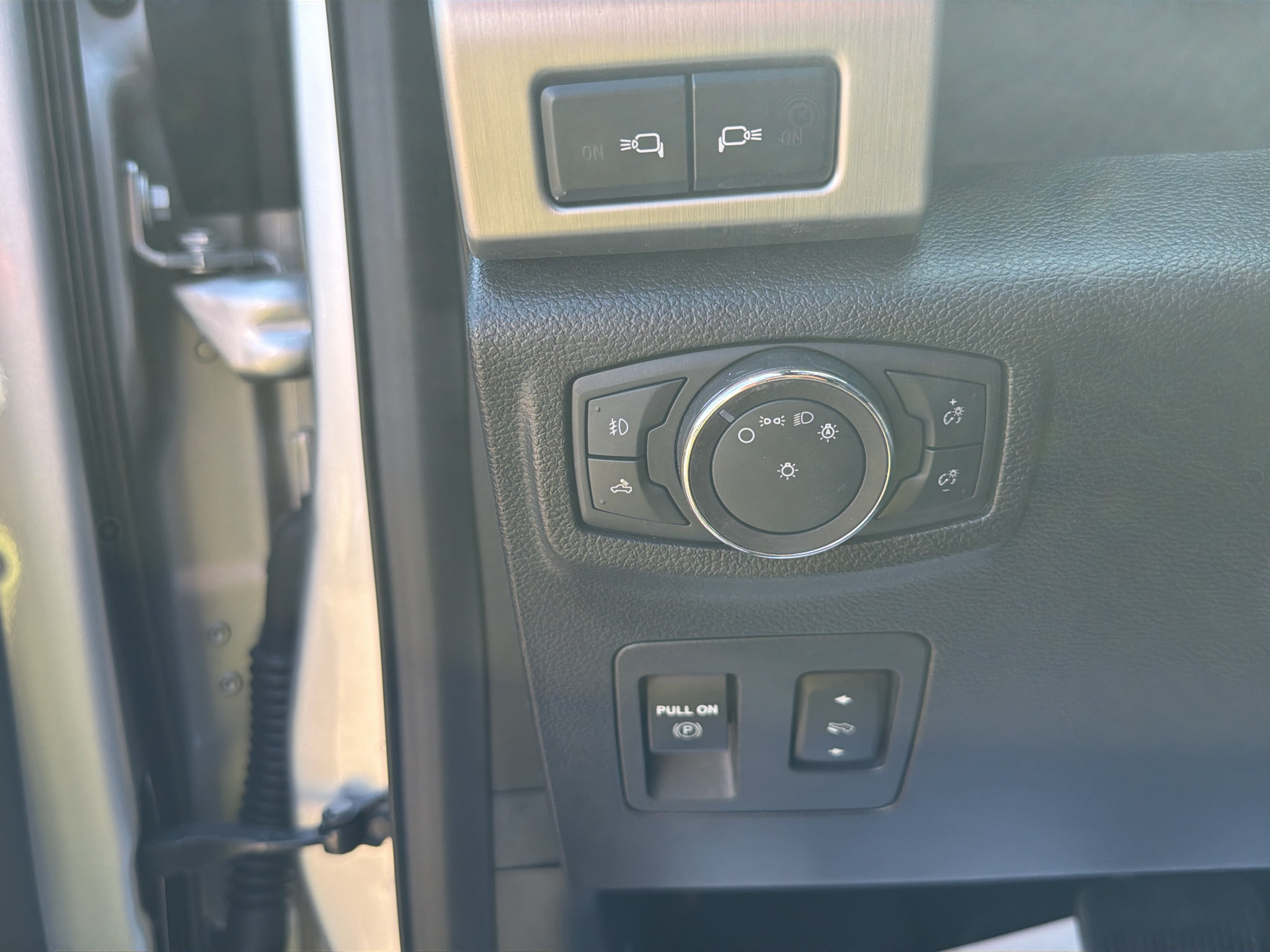 Used 2019 Ford F150 Platinum w/ Equipment Group 701A Luxury RWD image 14