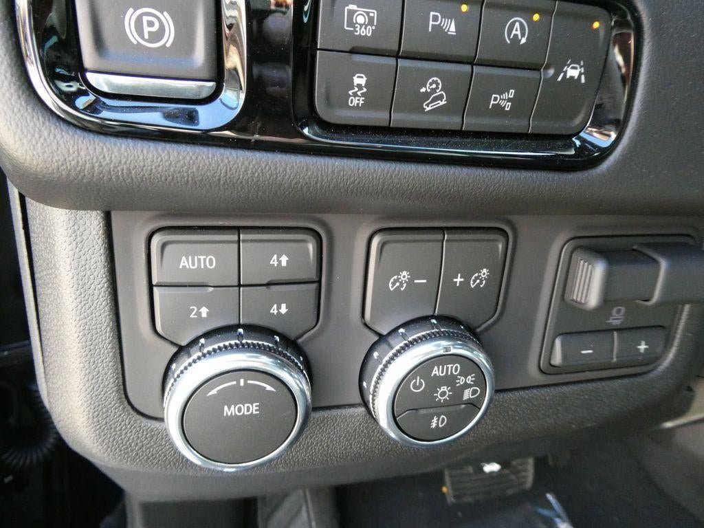 New 2026 GMC Yukon XL Elevation w/ Elevation Premium Package AWD/4WD image 22
