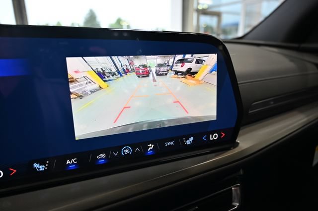 New 2026 Chevrolet Traverse LT w/ Midnight/Sport Edition FWD image 17