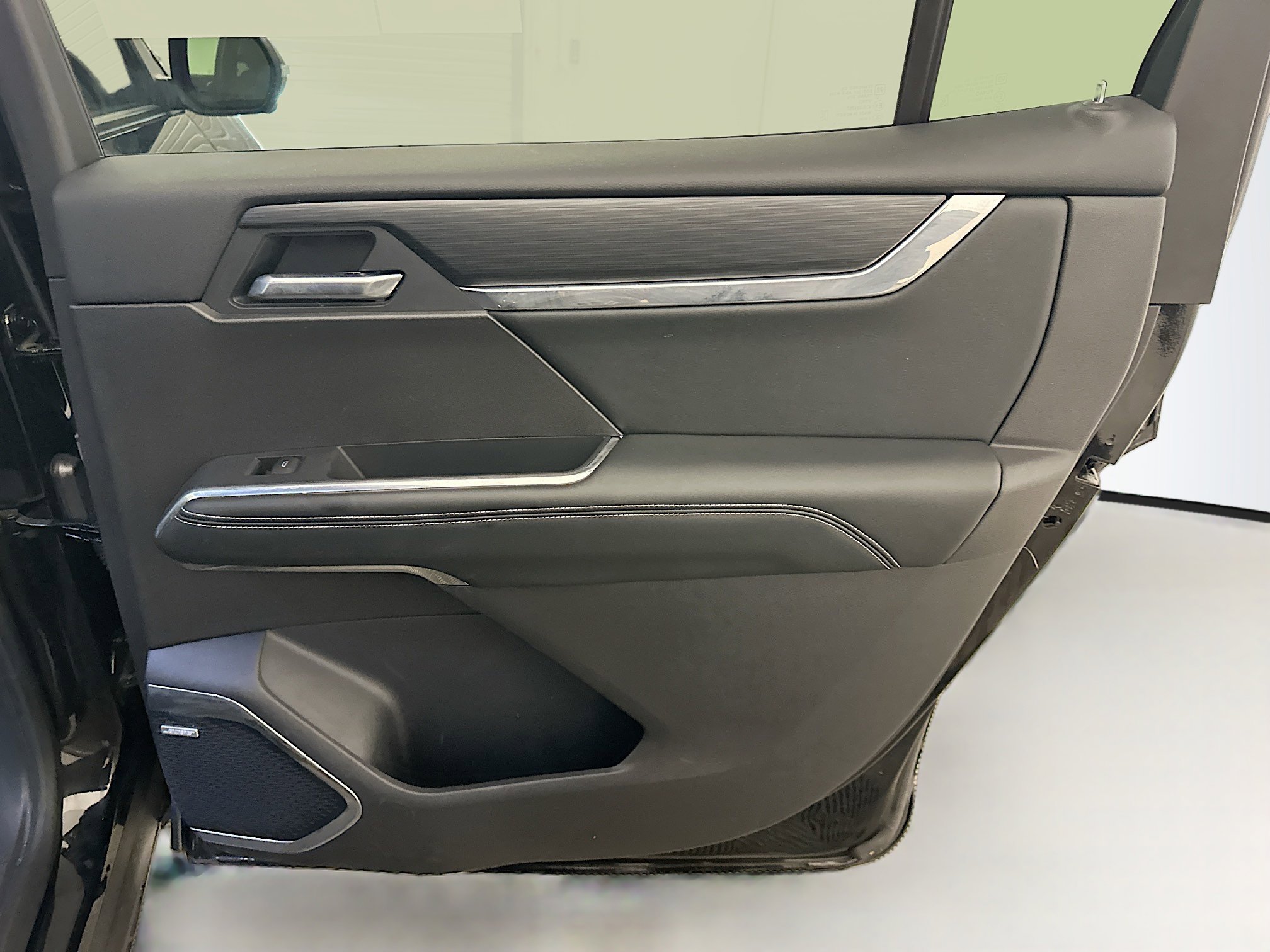 Used 2025 GMC Acadia Elevation image 33