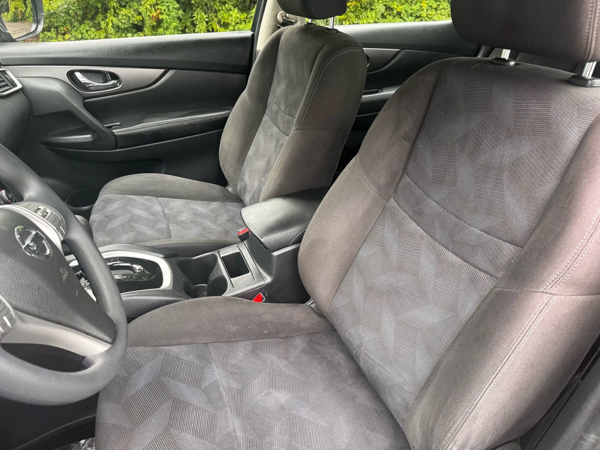 Used 2015 Nissan Rogue S image 16