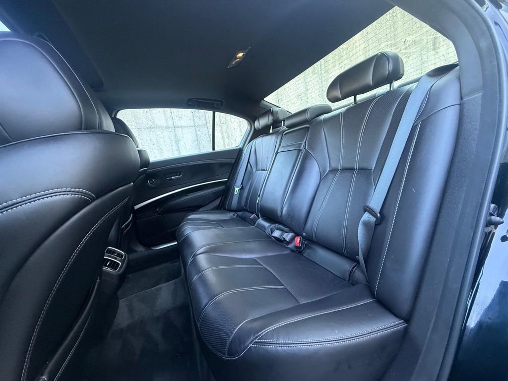 Used 2018 Acura RLX w/ Technology Package image 17