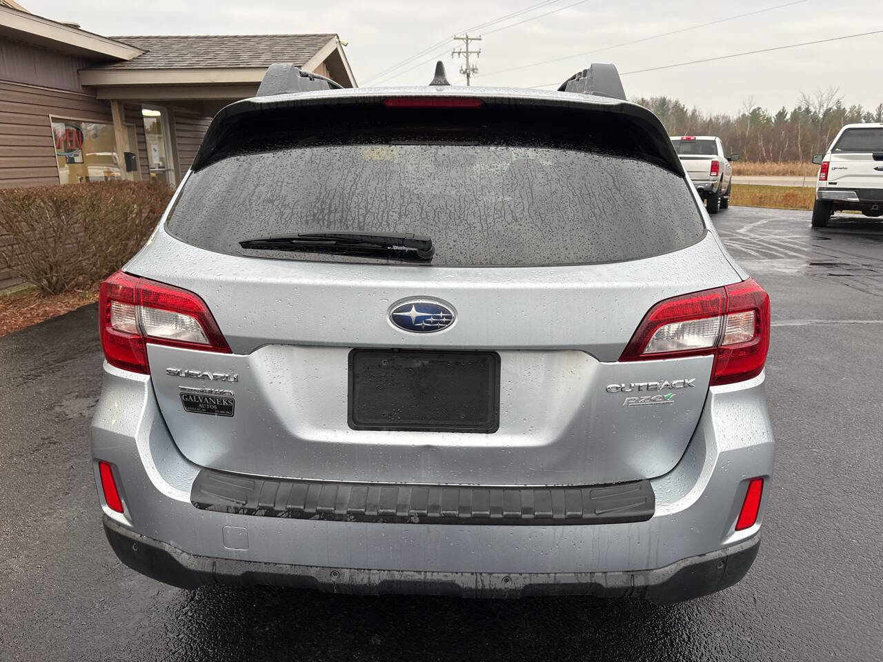 Used 2017 Subaru Outback 2.5i Limited image 5