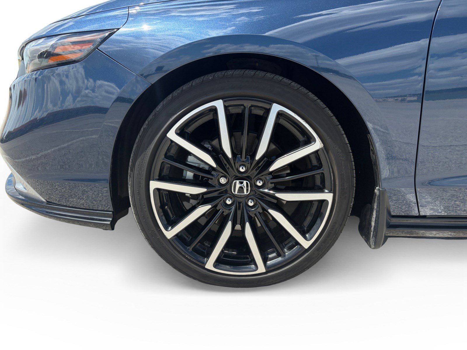 Used 2024 Honda Accord Touring image 9