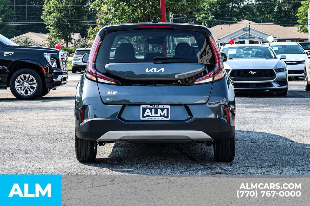 Used 2025 Kia Soul LX w/ LX Technology Package FWD image 11