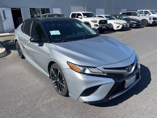 Used 2018 Toyota Camry XSE FWD image 2