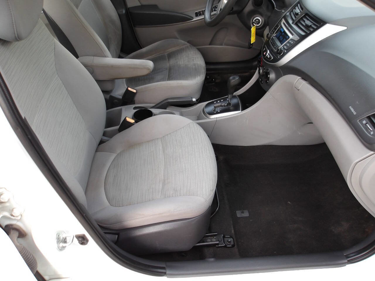 Used 2015 Hyundai Accent GLS image 6