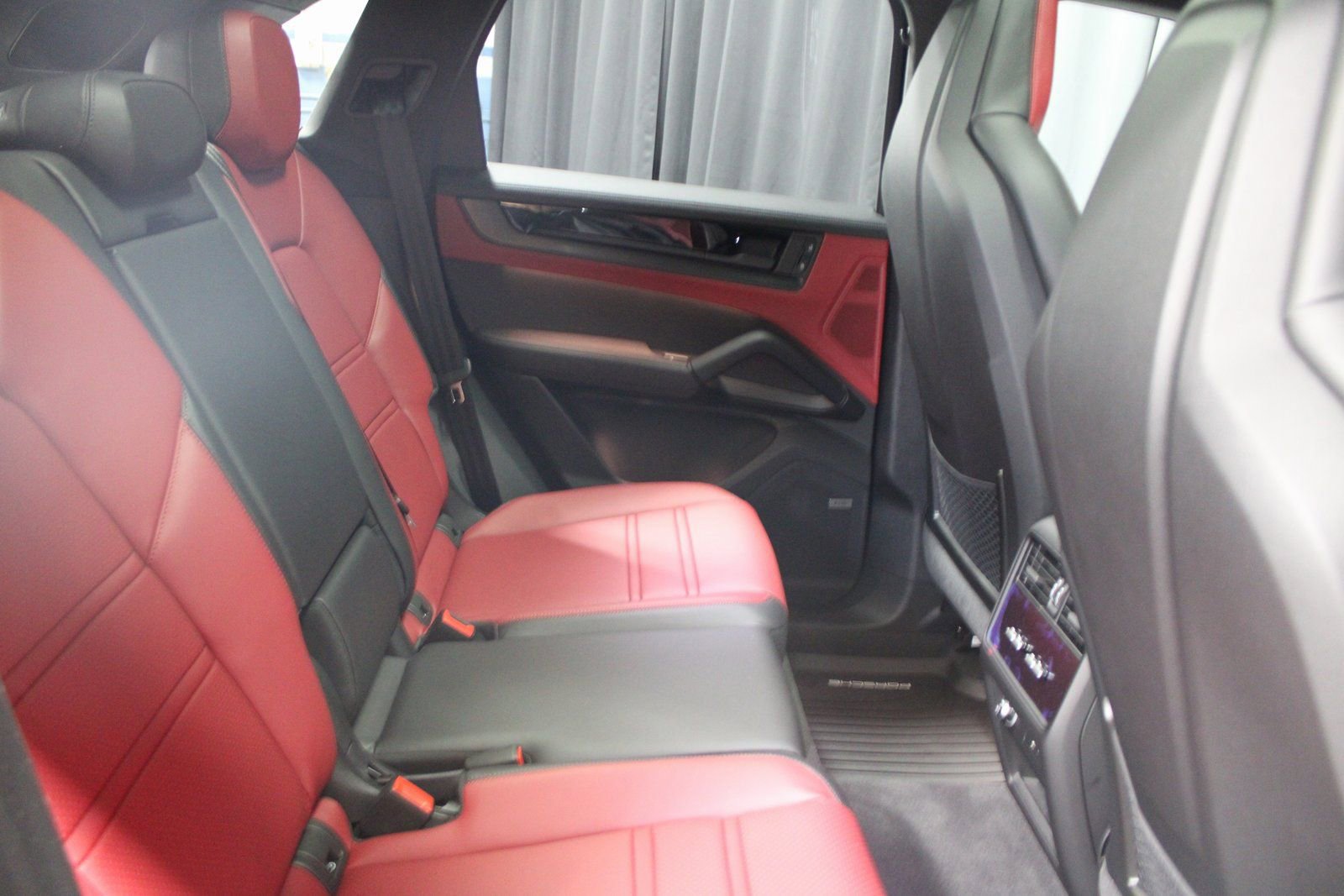 Certified 2025 Porsche Cayenne GTS image 40