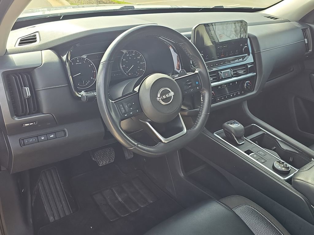 Used 2022 Nissan Pathfinder SL image 16
