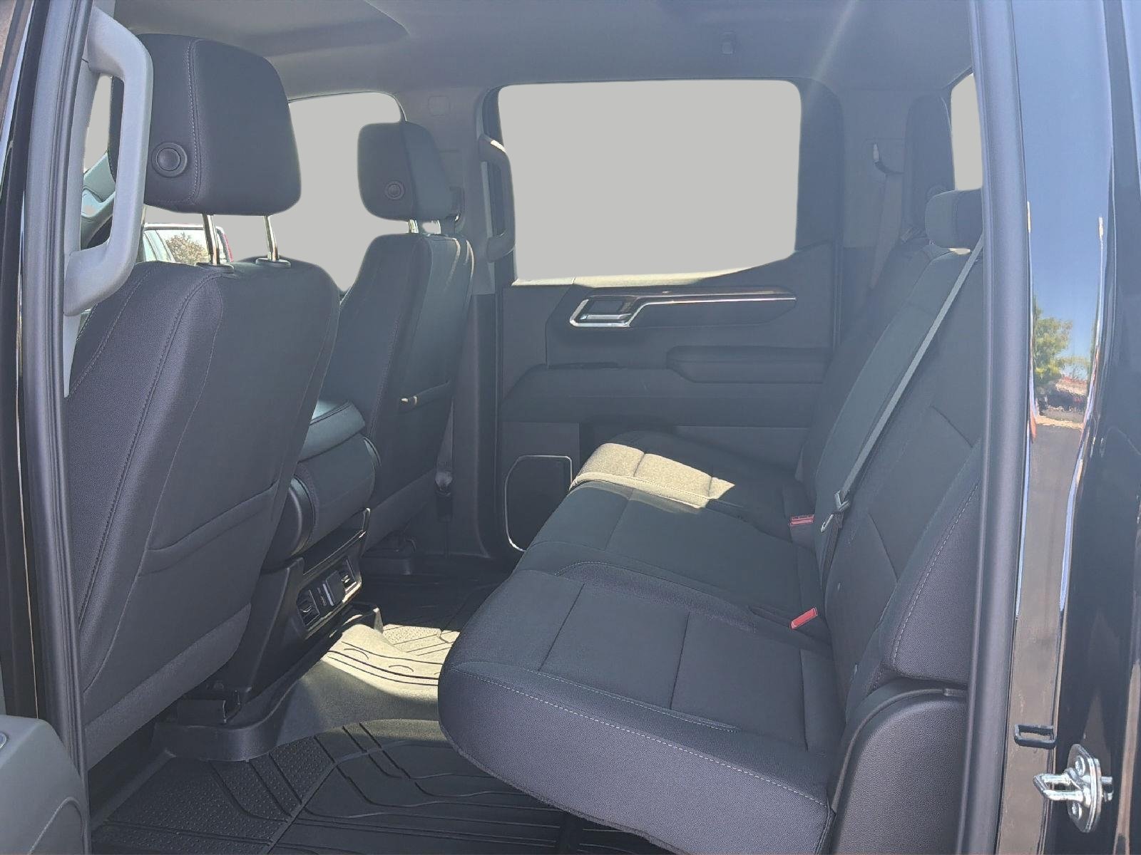 Used 2025 Chevrolet Silverado 1500 LT AWD/4WD image 21