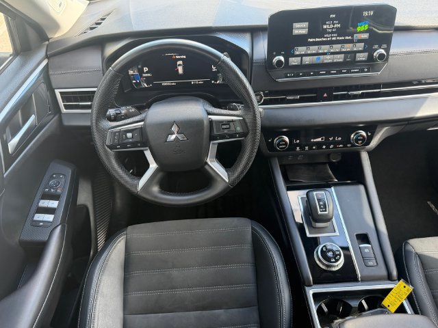 Used 2023 Mitsubishi Outlander SE AWD/4WD image 15