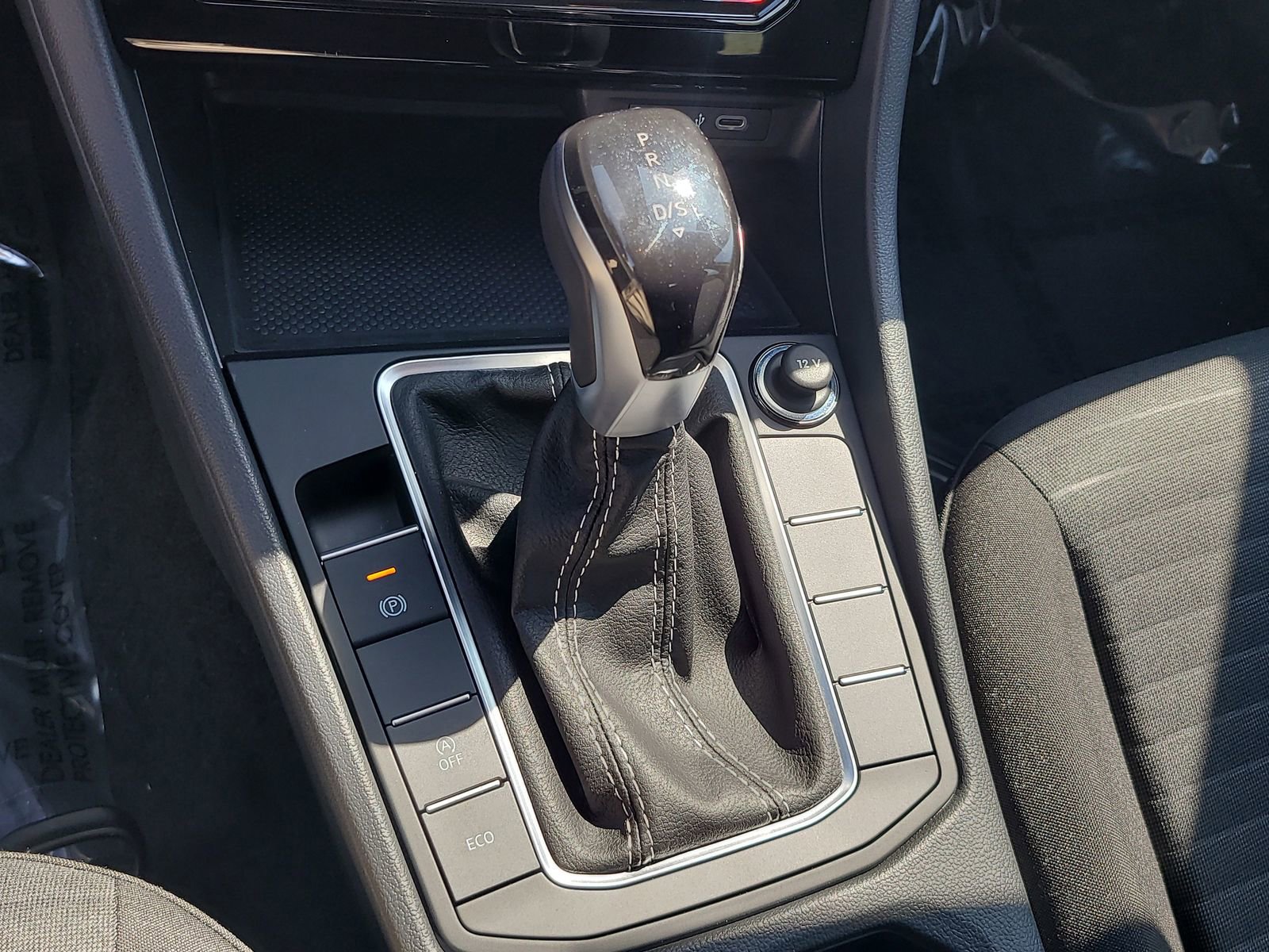 Certified 2025 Volkswagen Jetta S image 25