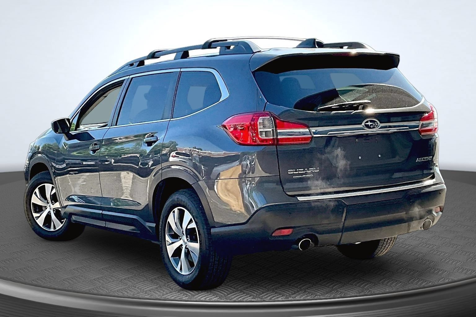 Used 2021 Subaru Ascent Premium w/ Convenience Package AWD/4WD image 4