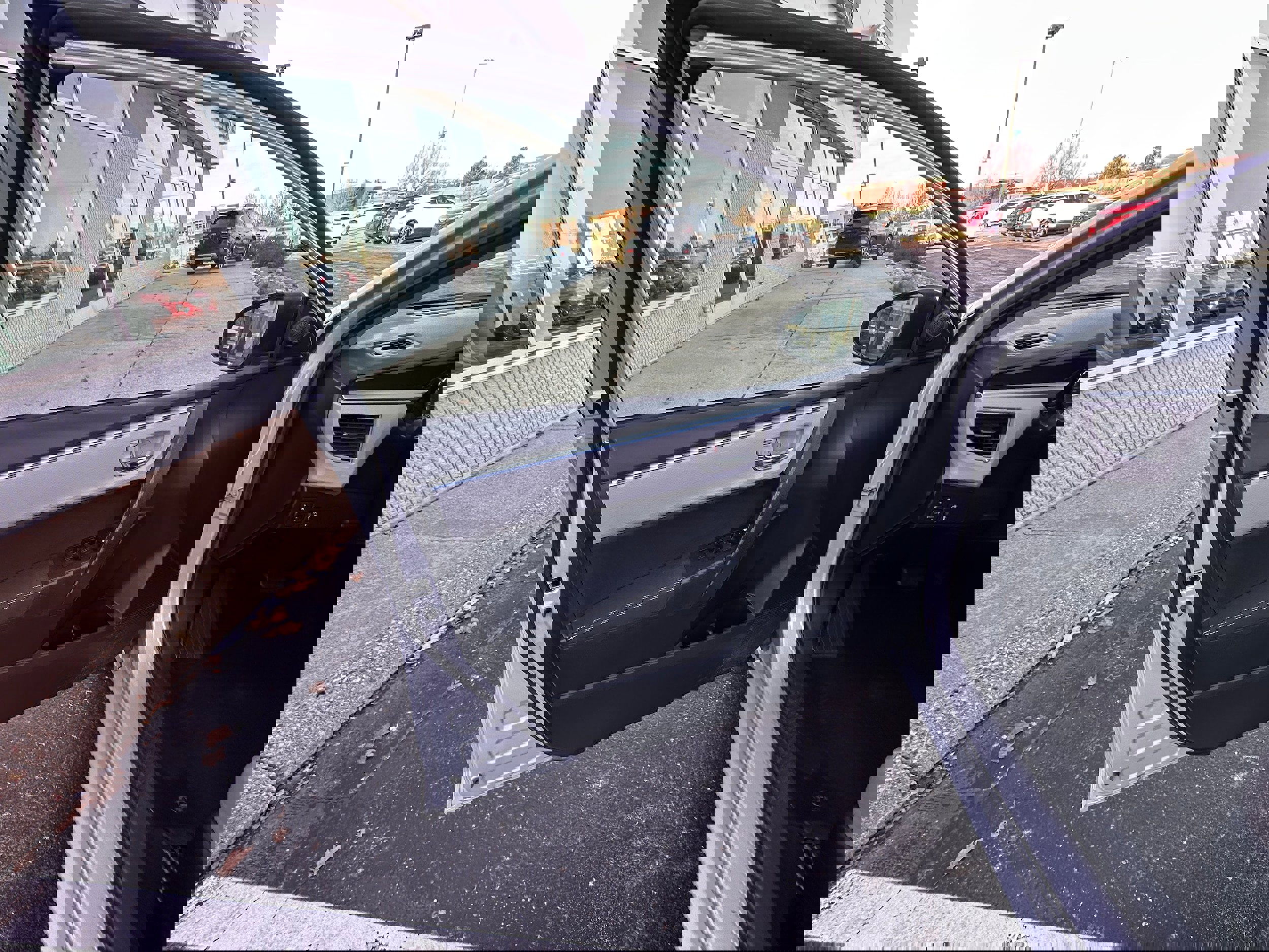 Used 2015 Toyota Corolla image 11