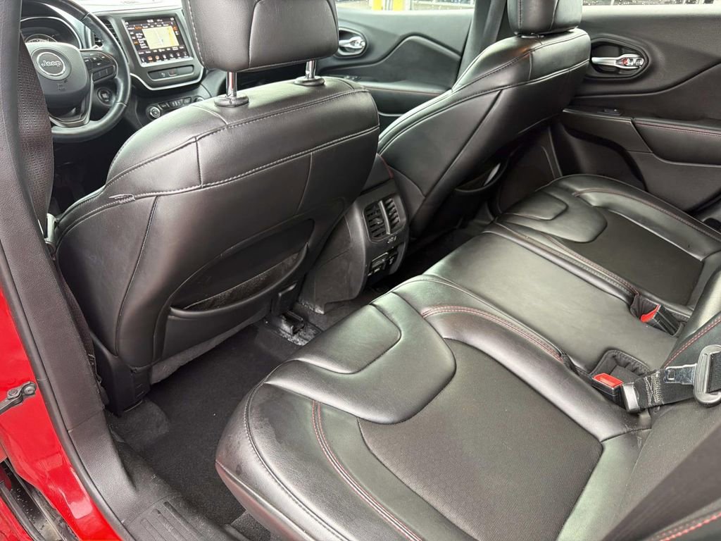 Used 2019 Jeep Cherokee Trailhawk w/ Cold Weather Group image 16