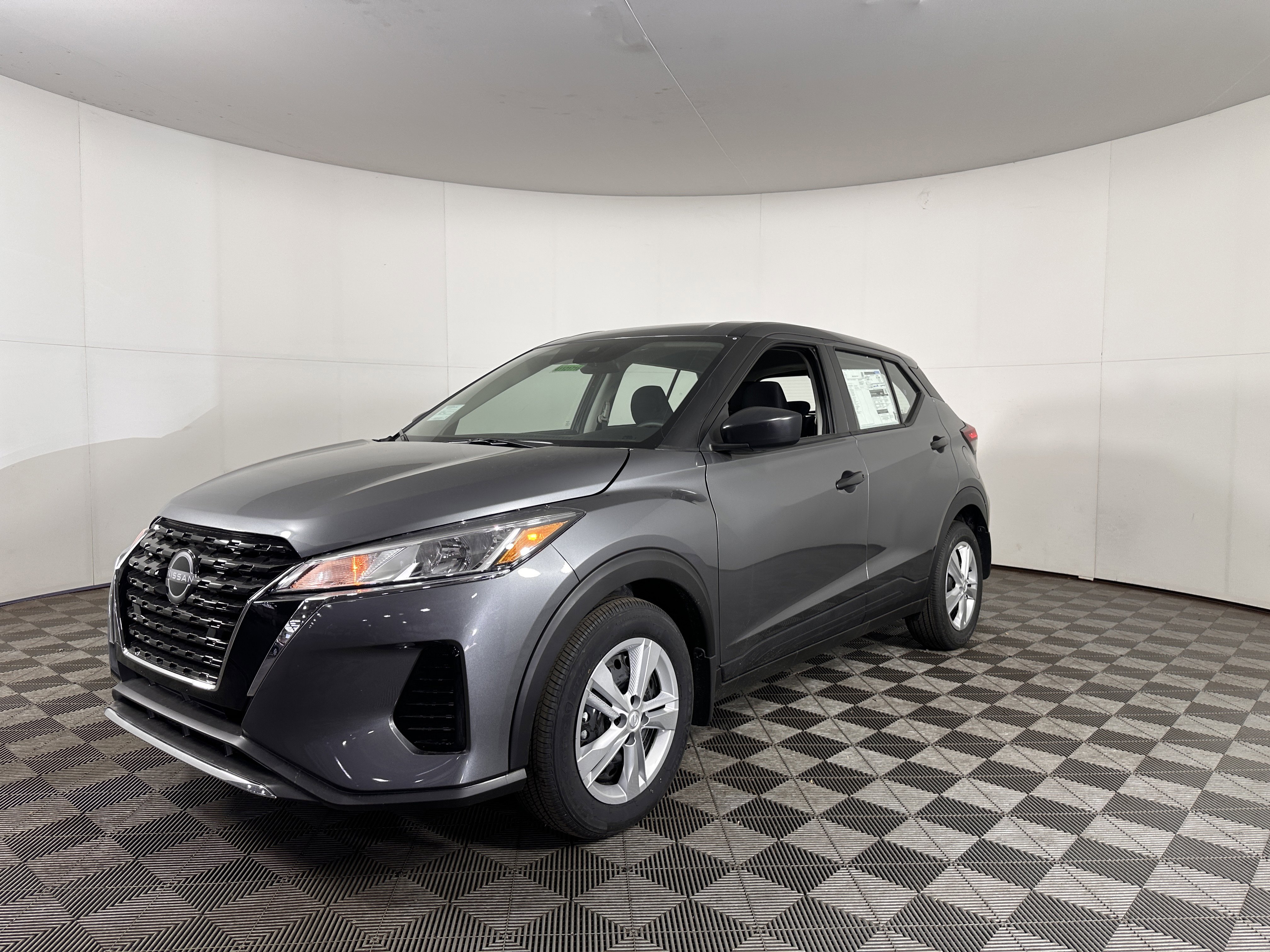 New 2025 Nissan Kicks Play S image 3