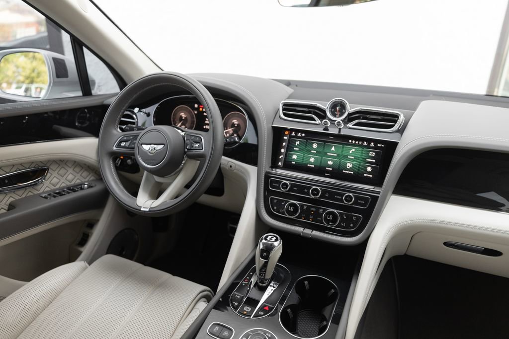 Used 2023 Bentley Bentayga Speed AWD/4WD image 24