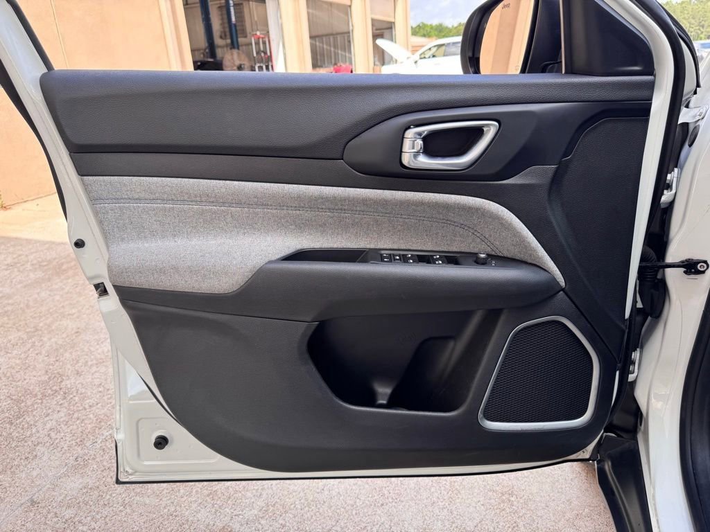 Used 2024 Jeep Compass Latitude image 20