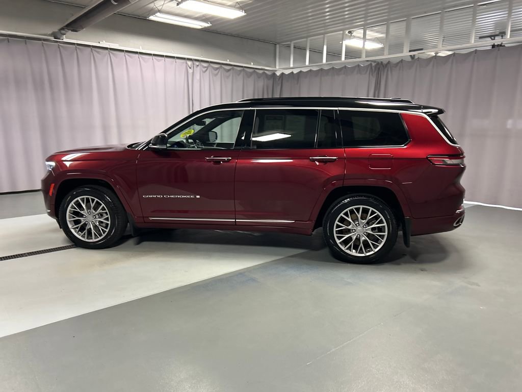 Used 2024 Jeep Grand Cherokee L Summit w/ Rear Seat Video Group I AWD/4WD image 4