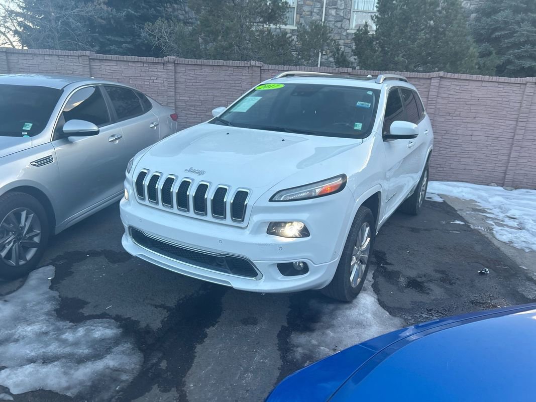 Used 2017 Jeep Cherokee Overland w/ Technology Group image 1