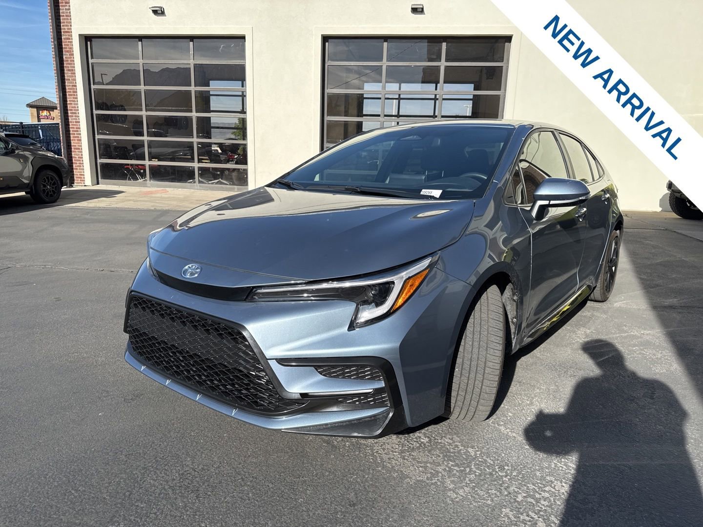 Used 2024 Toyota Corolla SE image 3