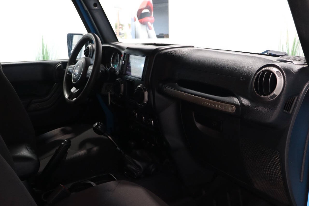 Used 2017 Jeep Wrangler Sport AWD/4WD image 10