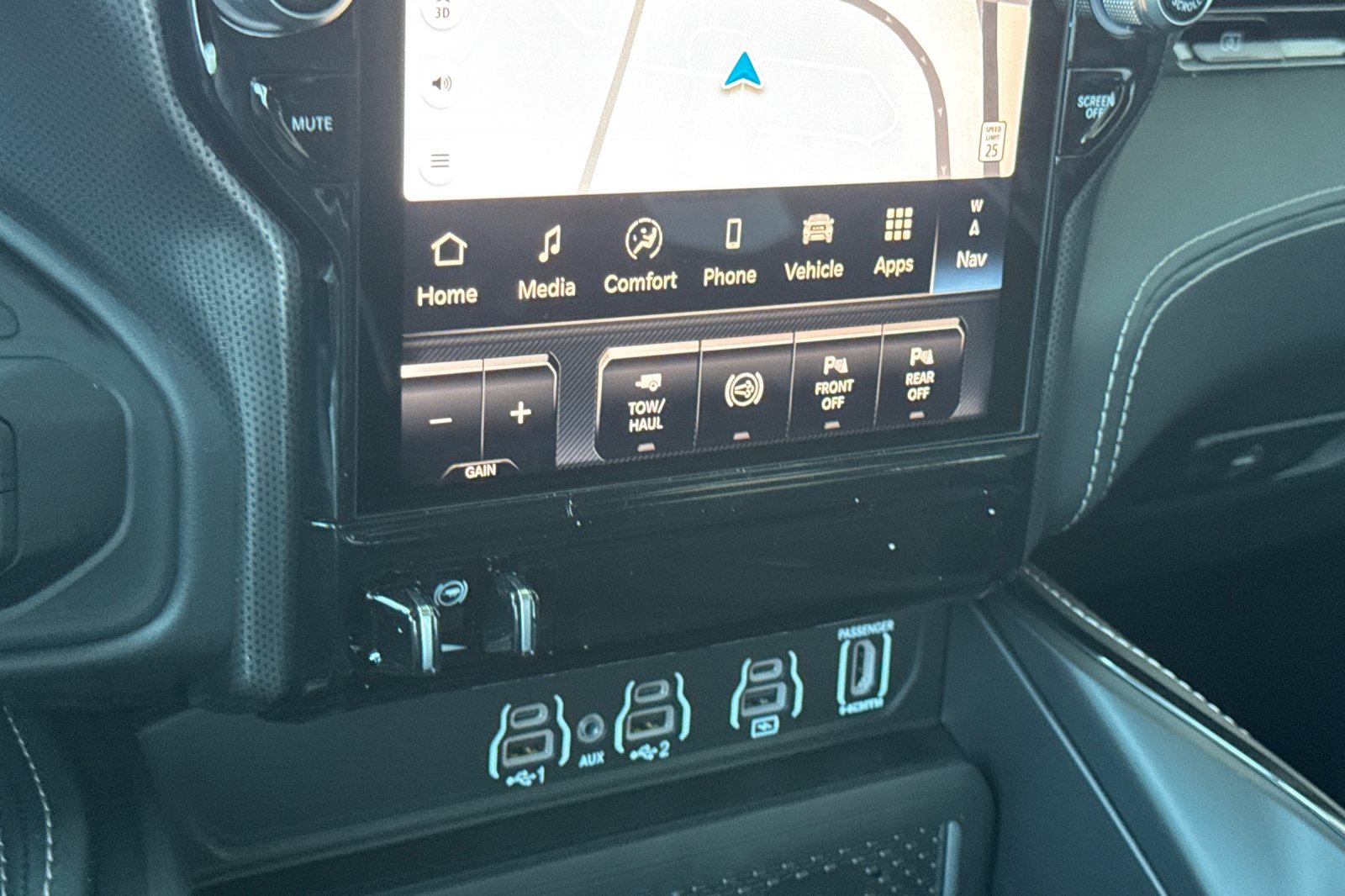 New 2026 RAM 2500 Limited AWD/4WD image 19