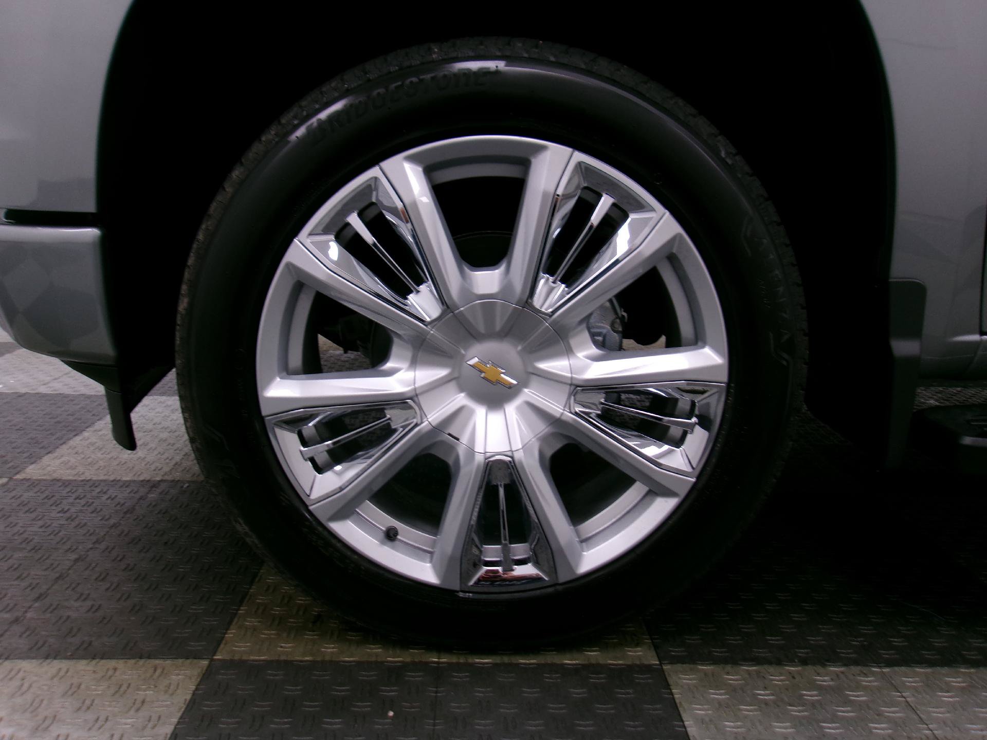 New 2026 Chevrolet Silverado 1500 High Country w/ Technology Package AWD/4WD image 17