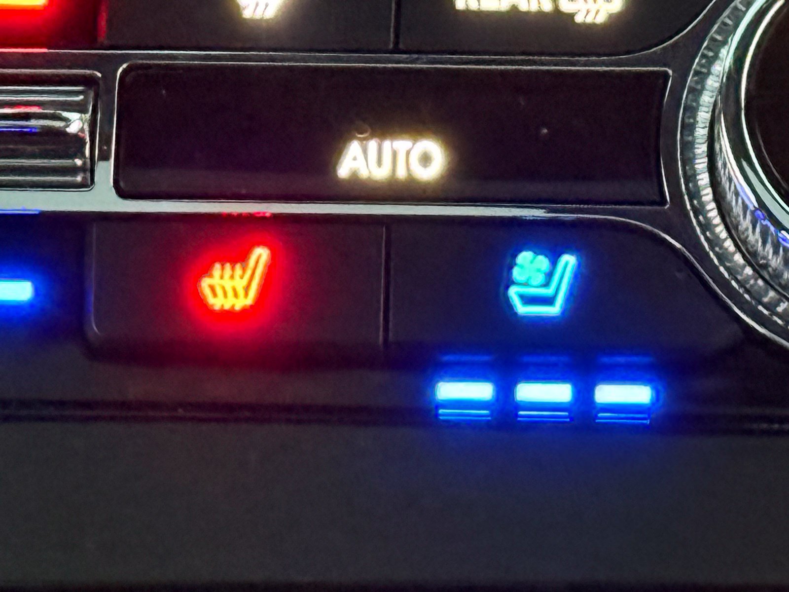 Used 2018 Lincoln Navigator Select RWD image 28