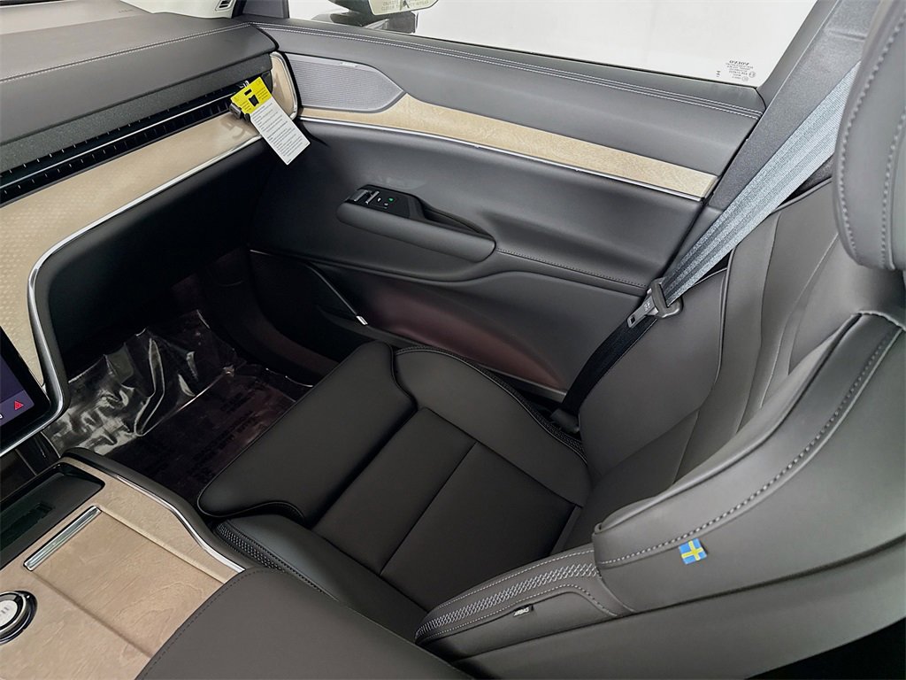 New 2025 Volvo EX90 Plus w/ Protection Package Premier image 24
