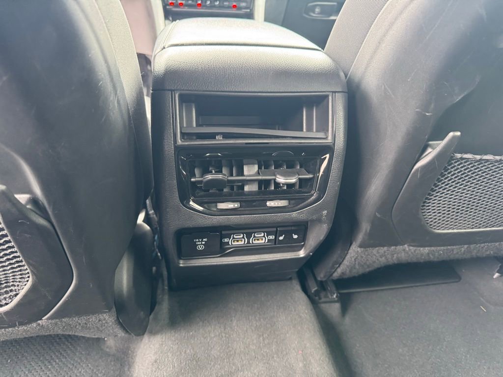 Used 2023 Jeep Grand Cherokee Limited image 15