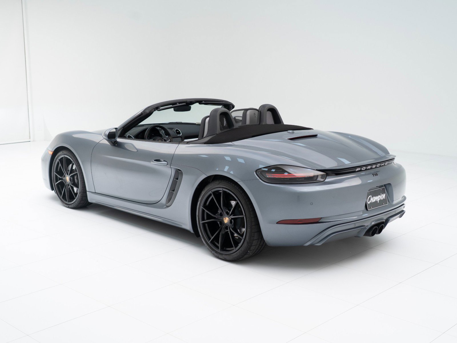 Certified 2025 Porsche 718 Boxster image 3