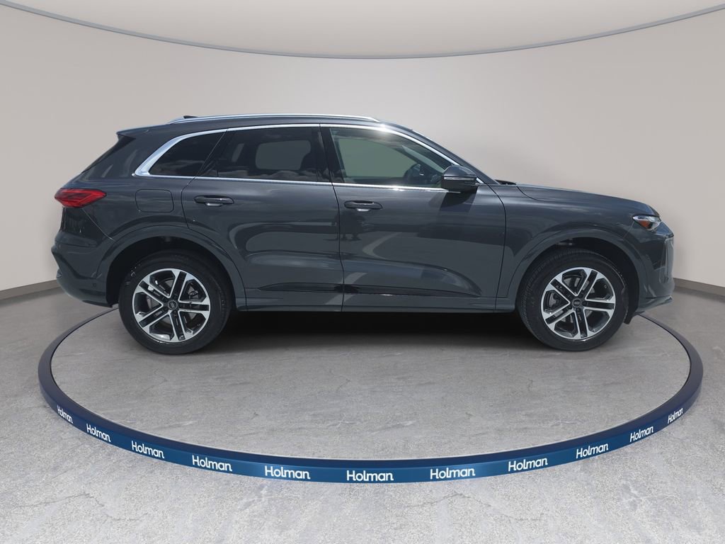 Certified 2025 Audi Q5 Premium w/ Convenience Package AWD/4WD image 4