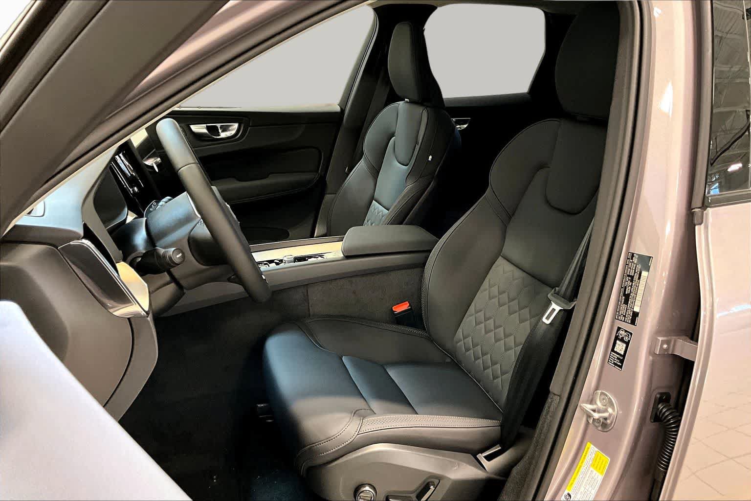 New 2026 Volvo XC60 B5 Plus w/ Protection Package Premier AWD/4WD image 13