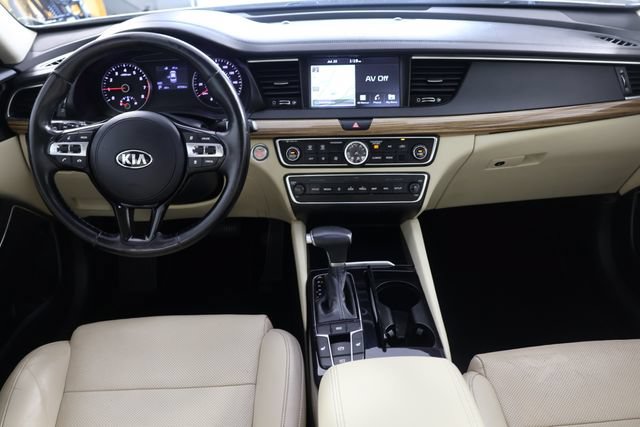 Used 2019 Kia Cadenza Technology FWD image 2