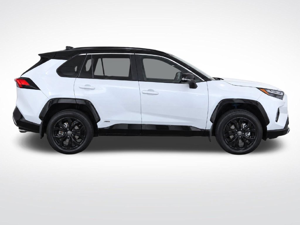 Used 2024 Toyota RAV4 XSE AWD/4WD image 8