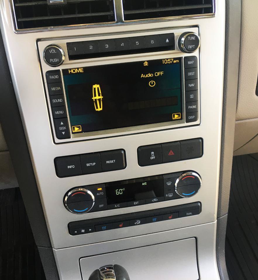 Used 2010 Lincoln MKX 2WD image 22