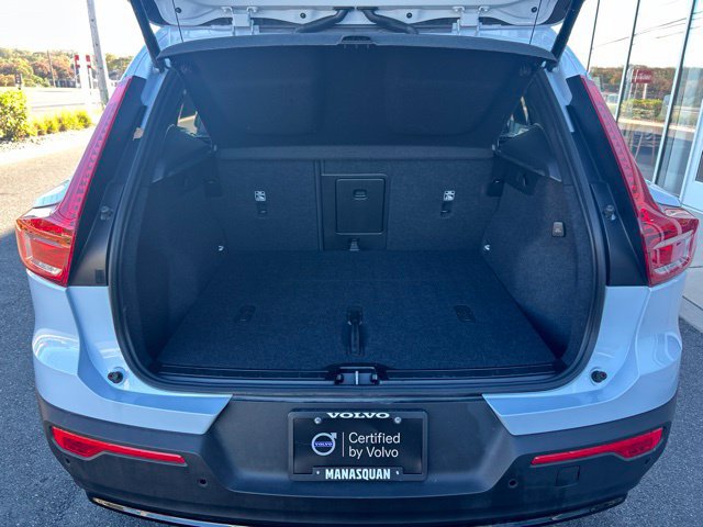 Certified 2026 Volvo XC40 B5 Plus AWD/4WD image 11