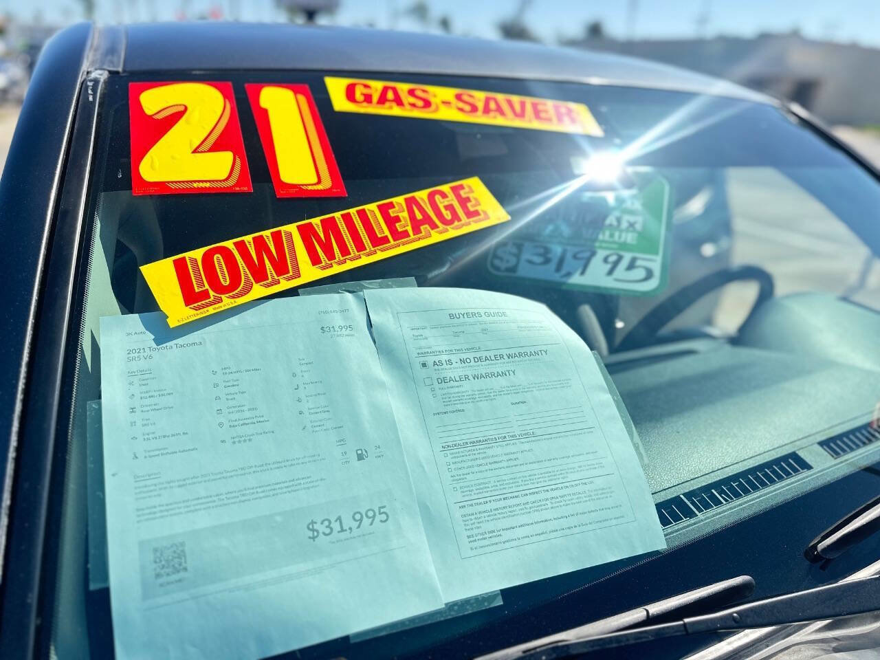 Used 2021 Toyota Tacoma SR5 w/ Blackout Package (TMS) image 9