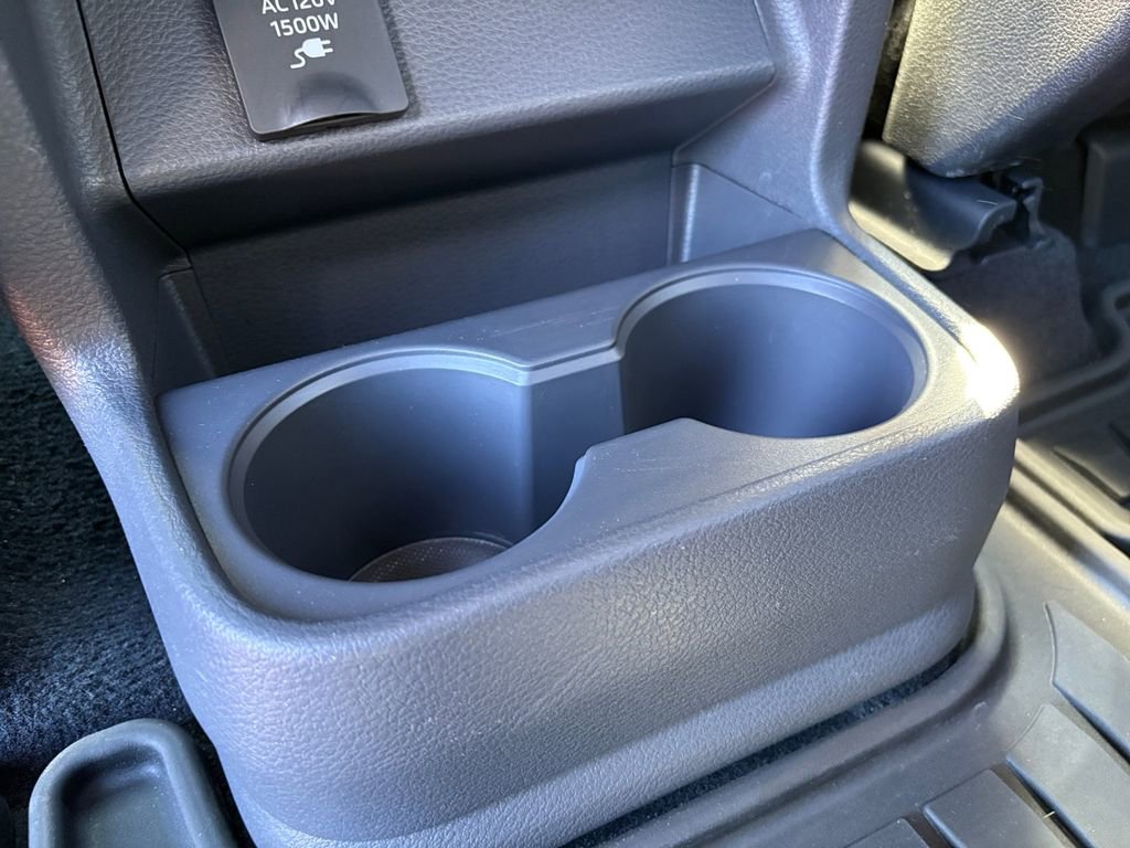 Used 2023 Toyota Sienna XSE image 12