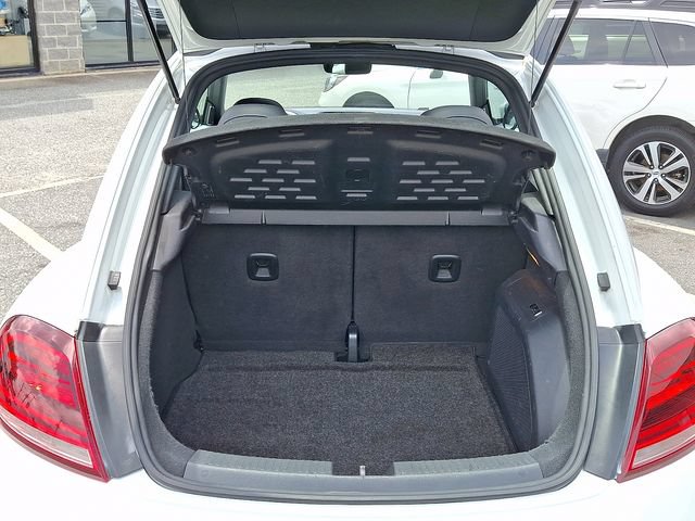 Used 2018 Volkswagen Beetle 2.0T SE FWD image 24