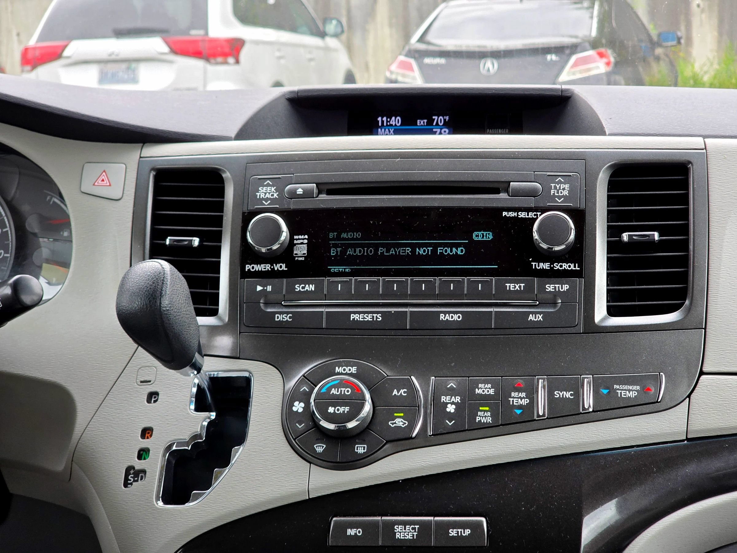 Used 2014 Toyota Sienna LE AWD/4WD image 30
