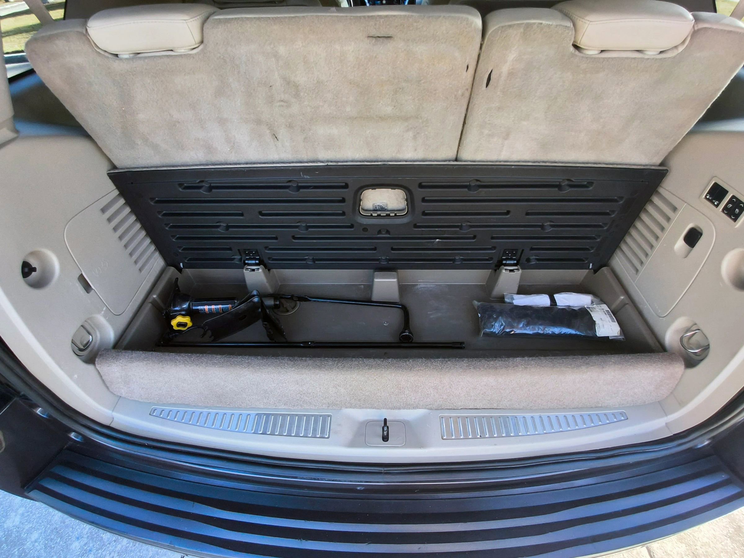 Used 2016 Cadillac Escalade Luxury image 56