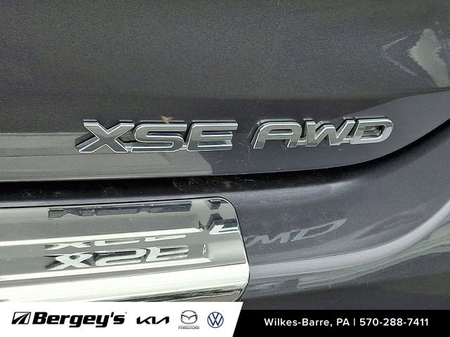 Used 2023 Toyota Highlander XSE AWD/4WD image 32